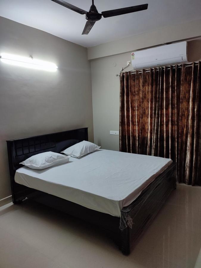 Rahul'S Castle Guest House Visakhapatnam Exteriör bild